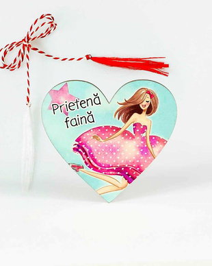 Martisor din lemn color - prietena faina