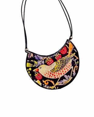 Pandantiv "Sneaky Bird" din Fimo, Rasina pe colier reglabil