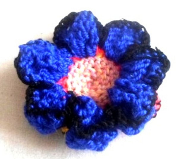 Floare albastra aplicata