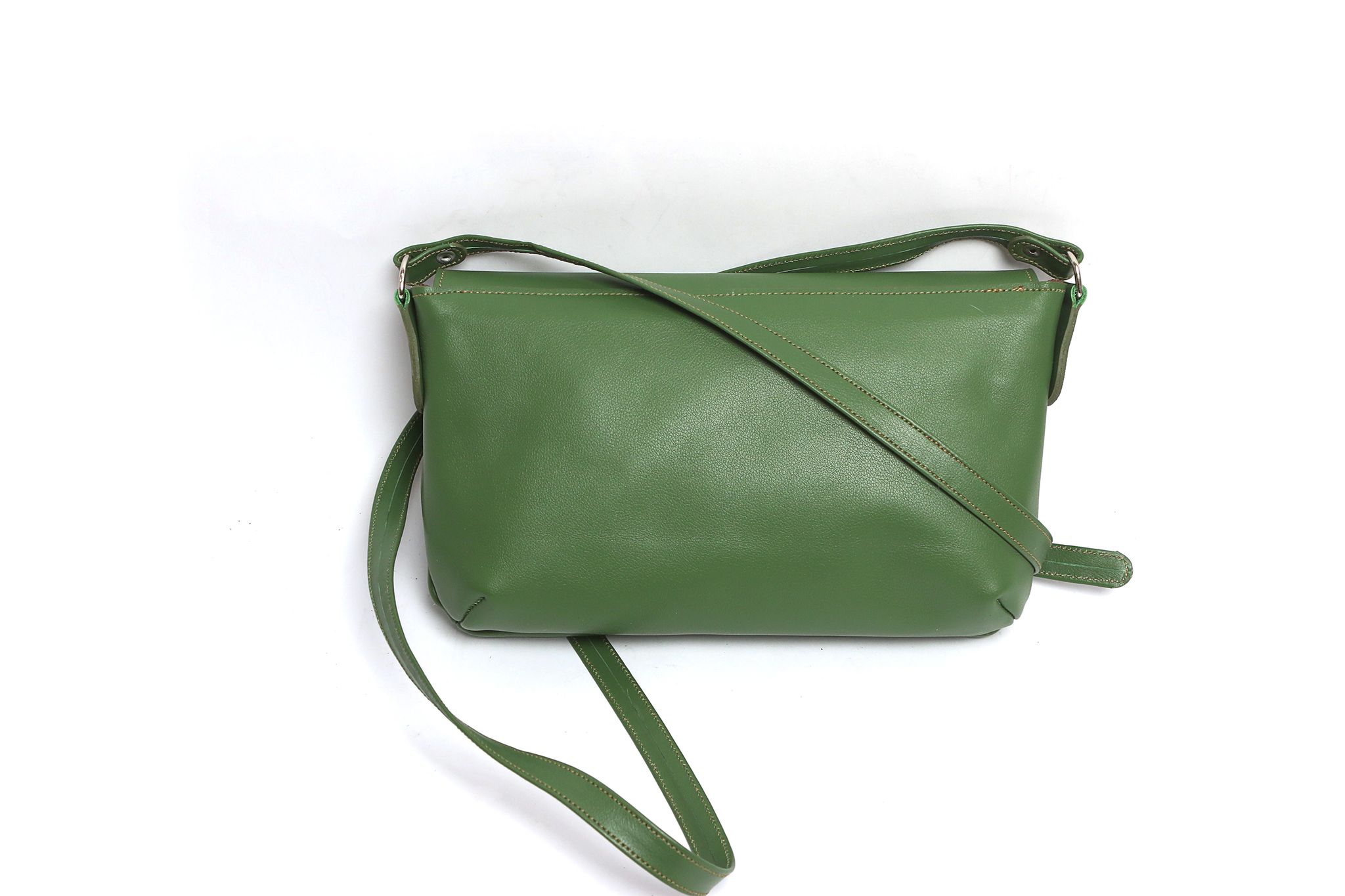 Geanta de piele crossbody din piele verde prazuliu, pictata manual
