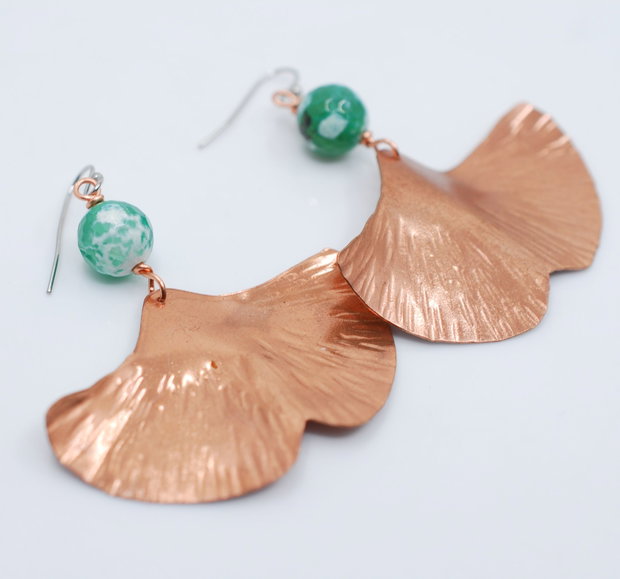 Cercei din cupru frunze ginkgo biloba, cercei lungi, cercei statement, cercei handmade