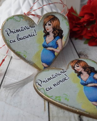 Martisor personalizat pentru o viitoare mamica