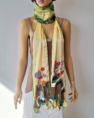 Esarfa chic cu floricele impaslite