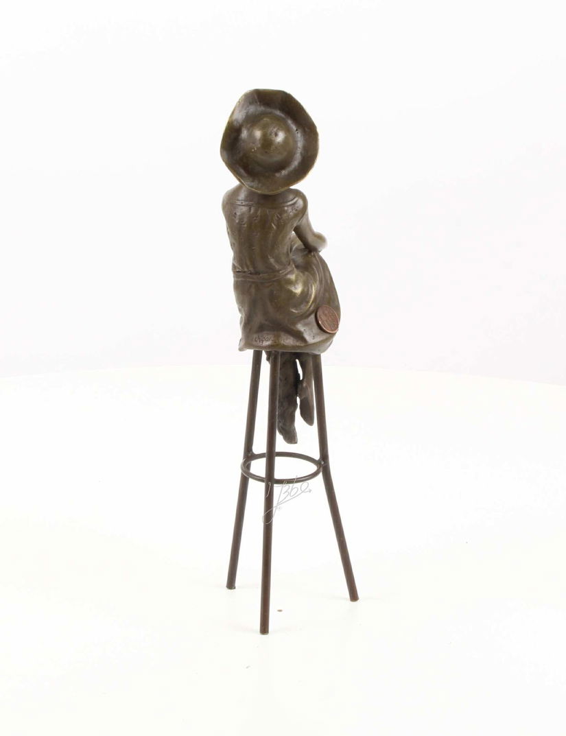 Doamna la bar- statueta Art Deco din bronz