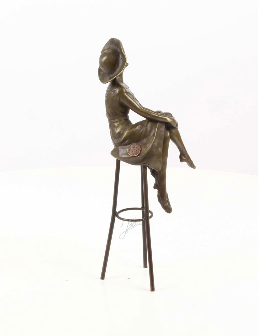 Doamna la bar- statueta Art Deco din bronz