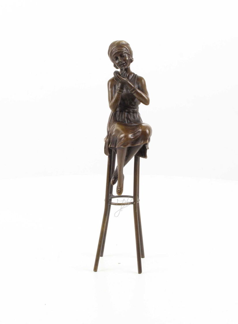 Micuta rosie- statueta Art Deco din bronz