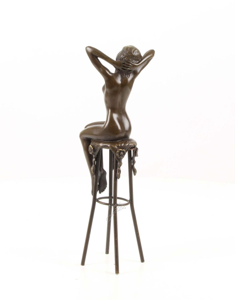 Trezirea -statueta Art Deco din bronz