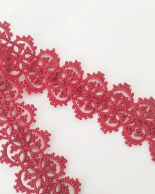 Choker rosu din dantela frivolite, choker dantela rosie, colier rosu  la baza gatului, choker dantela suveicuta