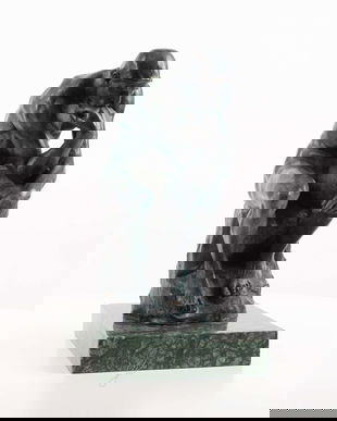 Ganditorul- statueta din bronz pe un soclu din marmura