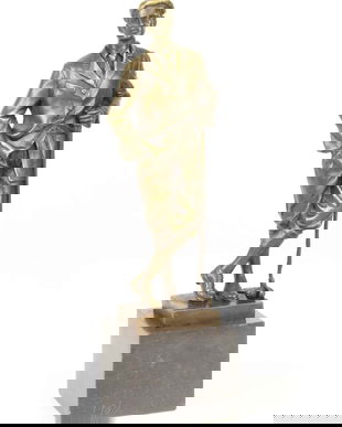 Jucator de golf-statueta din bronz pe un soclu din marmura