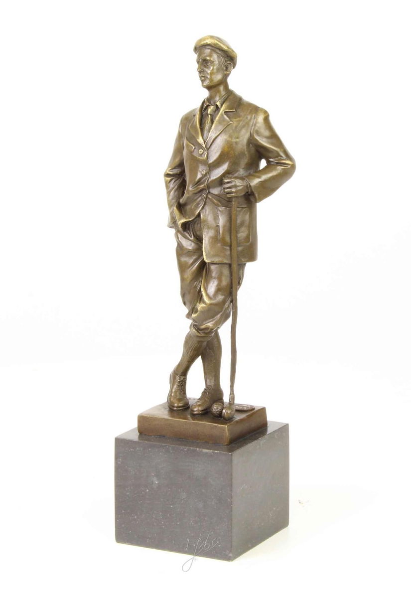 Jucator de golf-statueta din bronz pe un soclu din marmura