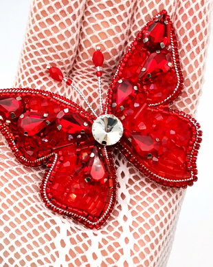 Rezervat Broșă - Red Butterfly