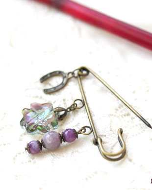 Brosa cu trifoi Swarovski