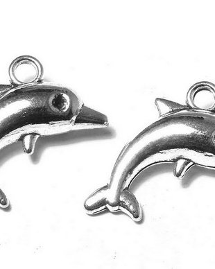 Pandantiv metalic, argintiu antichizat, delfin, 17.5x11 mm