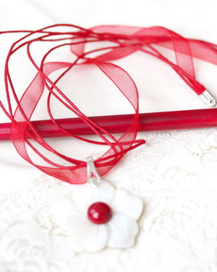 Colier floare de sidef cu coral