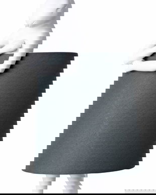 Lampa de masa cu un iepure alb si abajur negru