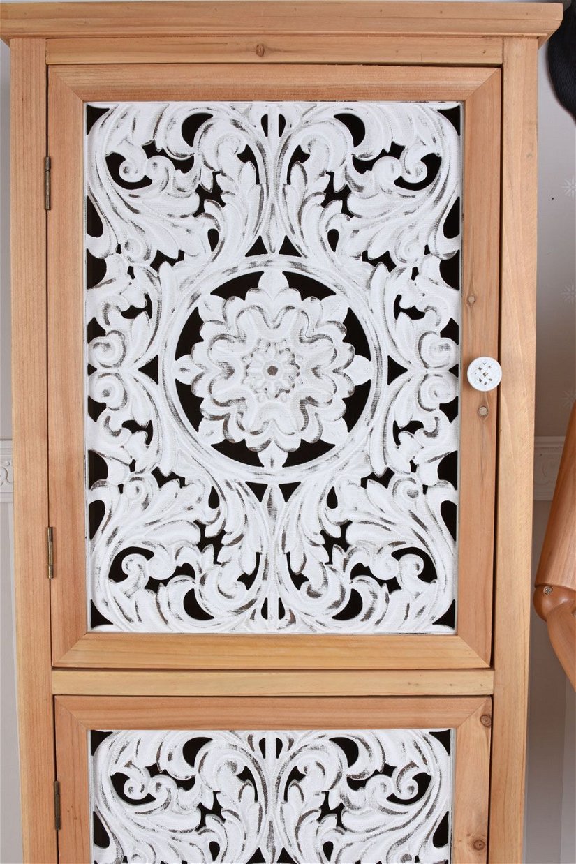 Cabinet turn Boho Style din lemn masiv natur cu decoratiuni albe