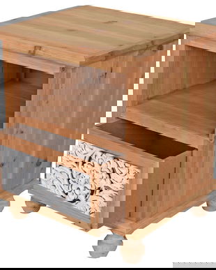 Noptiera Boho Style din lemn masiv natur cu decoratiuni albe