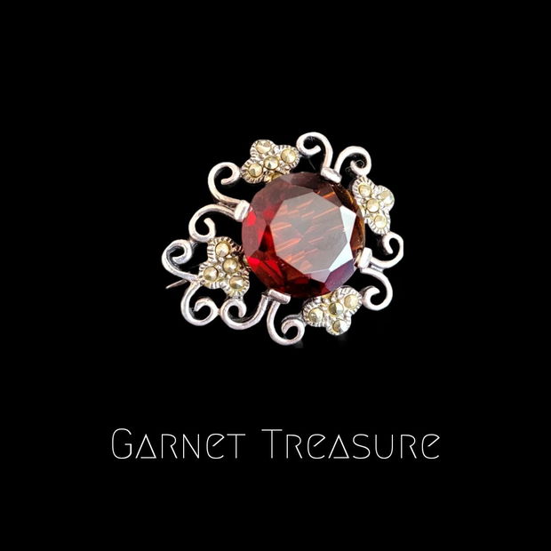 Broșă vintage din argint 925 GARNET TREASURE