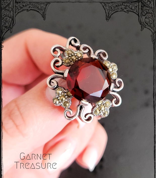 Broșă vintage din argint 925 GARNET TREASURE