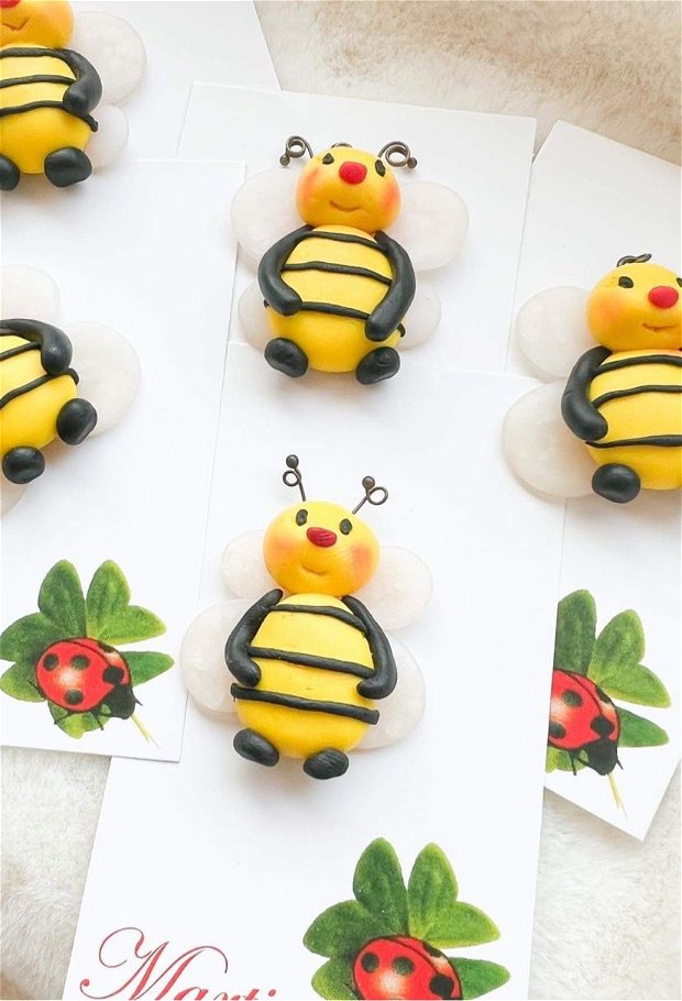Set 5 mărțișoare albinuțe