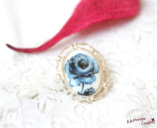 Brosa pandantiv vintage cu floare albastra