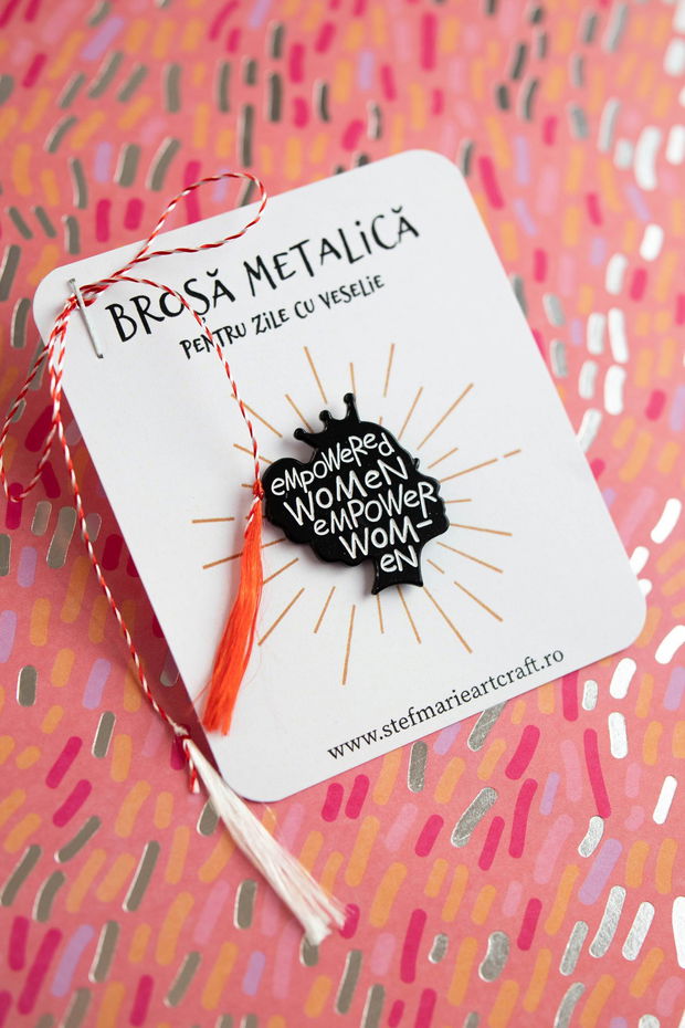 Brosa metalica Empowered women