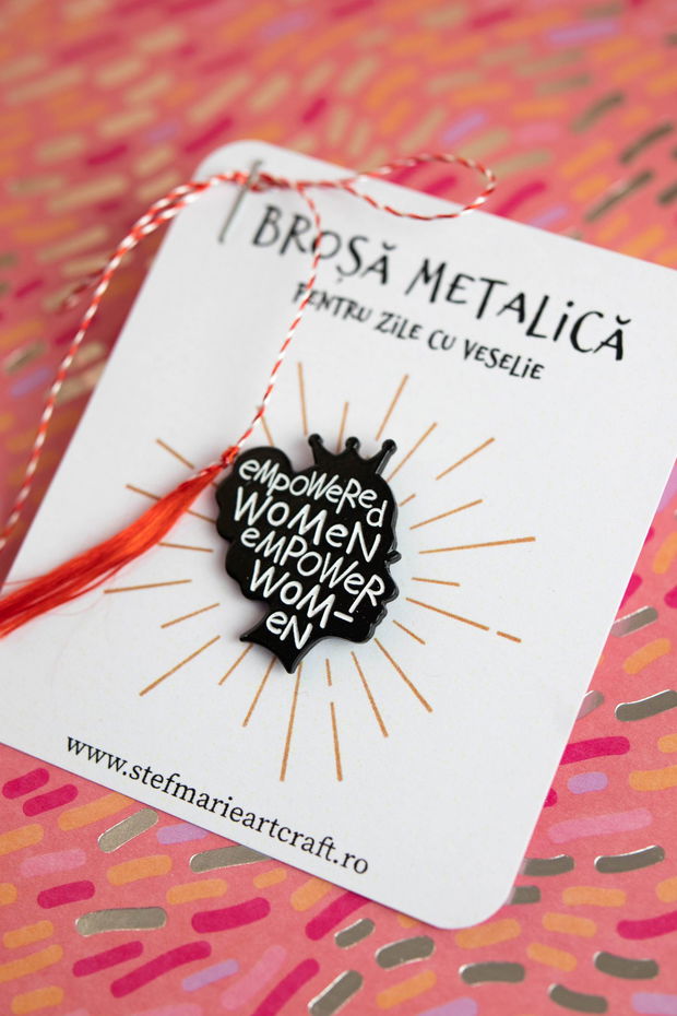 Brosa metalica Empowered women