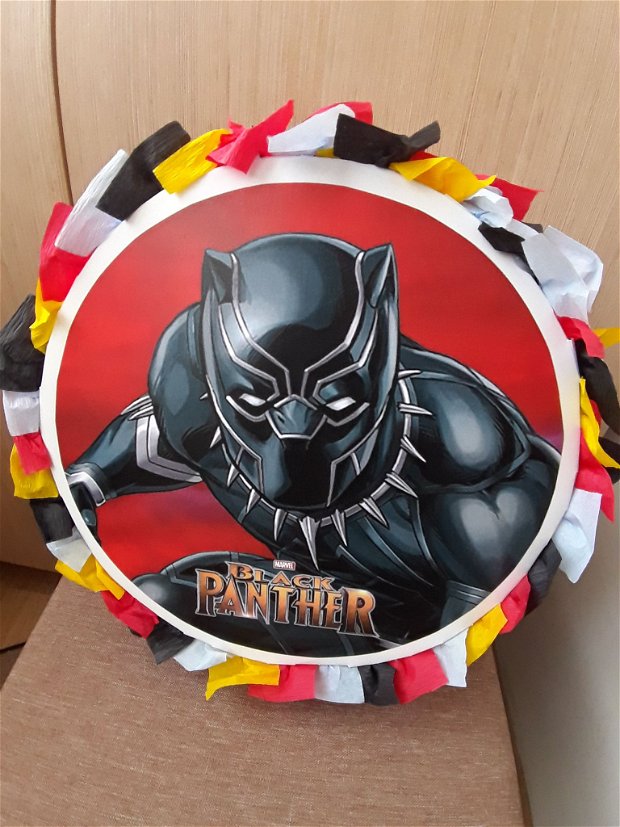 Pinata piniata party Black Panther