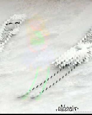 Brosa martisor: Fetita