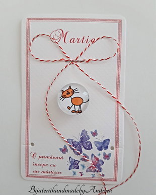 Brosa martisor cabochon sticla pisicuta