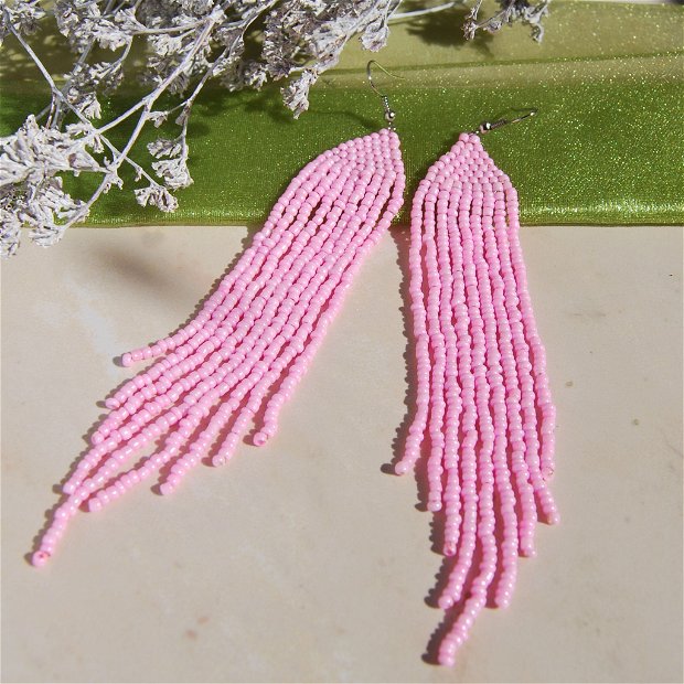 Cercei lungi margele roz 14.5 cm