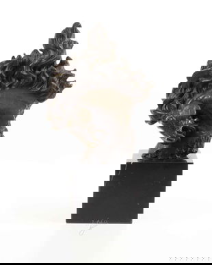 Calut stilizat - statueta din bronz pe soclu din marmura