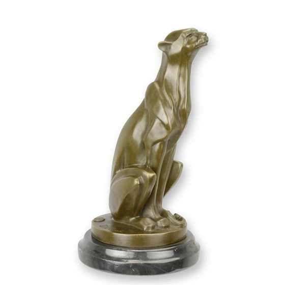 Ghepard- statueta din bronz pe un soclu din marmura