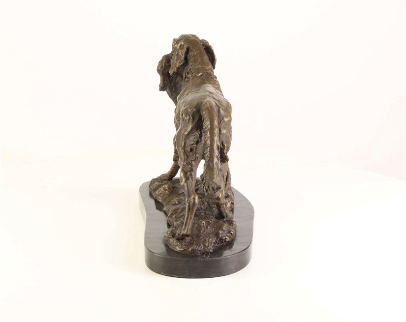 Caine de vanatoare-statueta din bronz pe un soclu din marmura