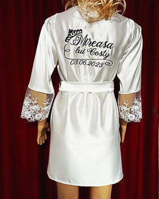 Set MIREASA,  personalizat prin broderie, halat si papuci
