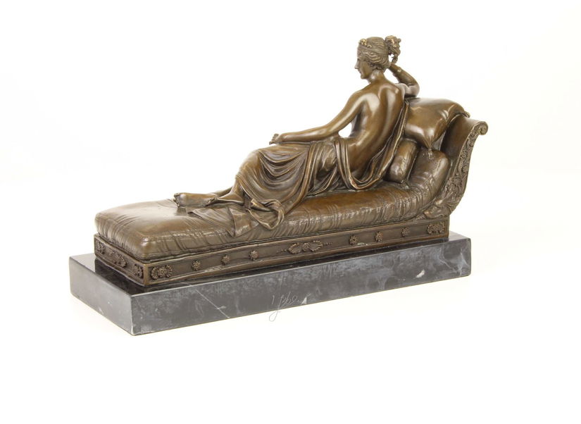 Pauline Bonaparte- statueta din bronz pe un soclu din marmura