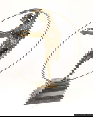 Dansatoare georgiana -statueta din bronz pe un soclu din marmura