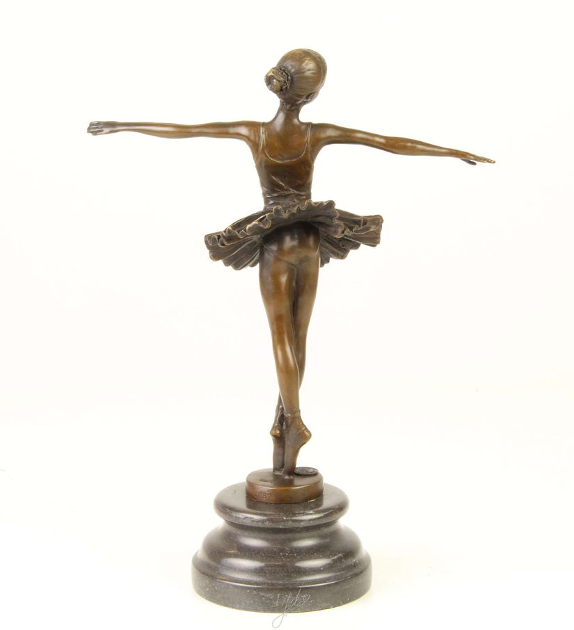 Balerina-statueta din bronz pe un soclu din marmura