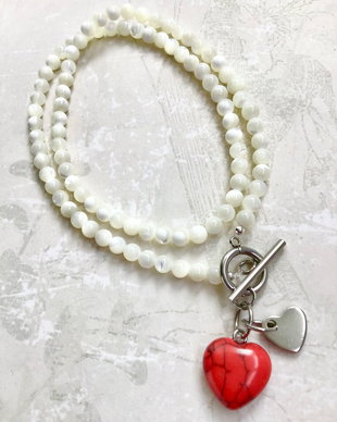 Colier CRACIUN MARTISOR CHOKER  sidef alb & inima rosie howlit