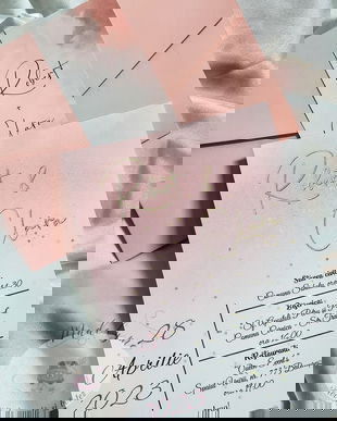 Invitatie nunta roz prafuit cu insertii aurii