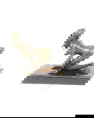 Nud- statueta din bronz pe soclu din marmura