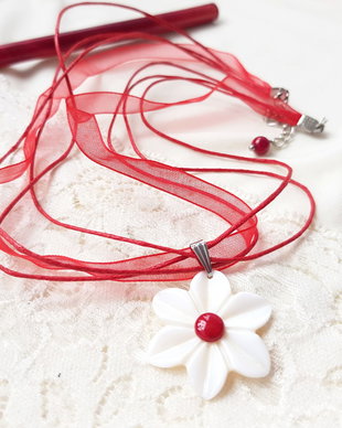 Colier floare de sidef cu coral