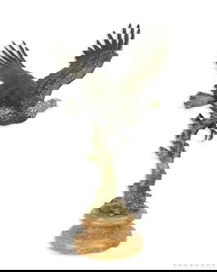 Vultur- statueta din bronz pe soclu din marmura colorata