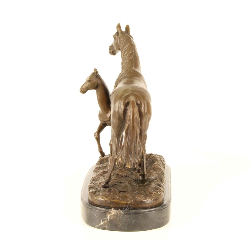 Cal cu manzul- statueta din bronz pe soclu din marmura