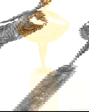 Fetita- statueta din bronz pe soclu din marmura