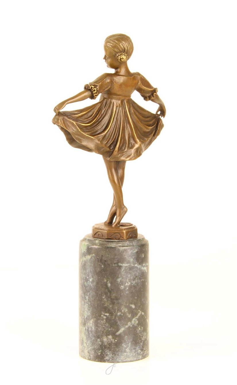 Fetita- statueta din bronz pe soclu din marmura
