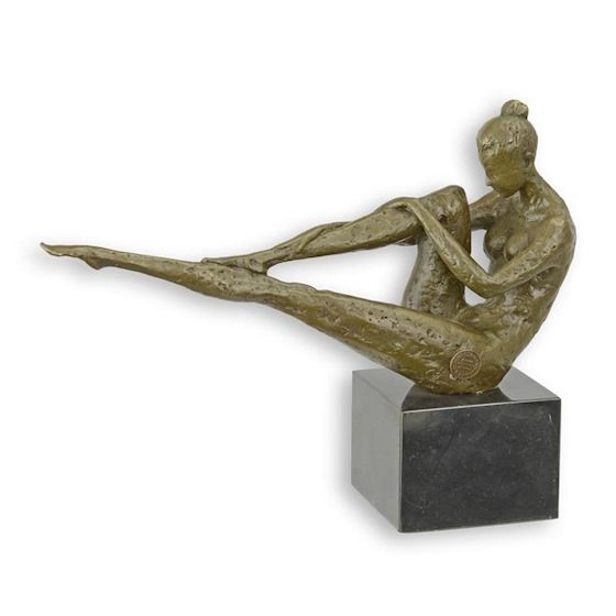 Nud modern- statueta din bronz pe soclu din marmura