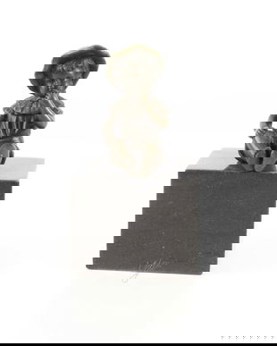 Fetita stand- statueta din bronz pe soclu din marmura