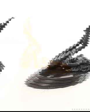 Nud - statueta erotica din bronz pe soclu din marmura